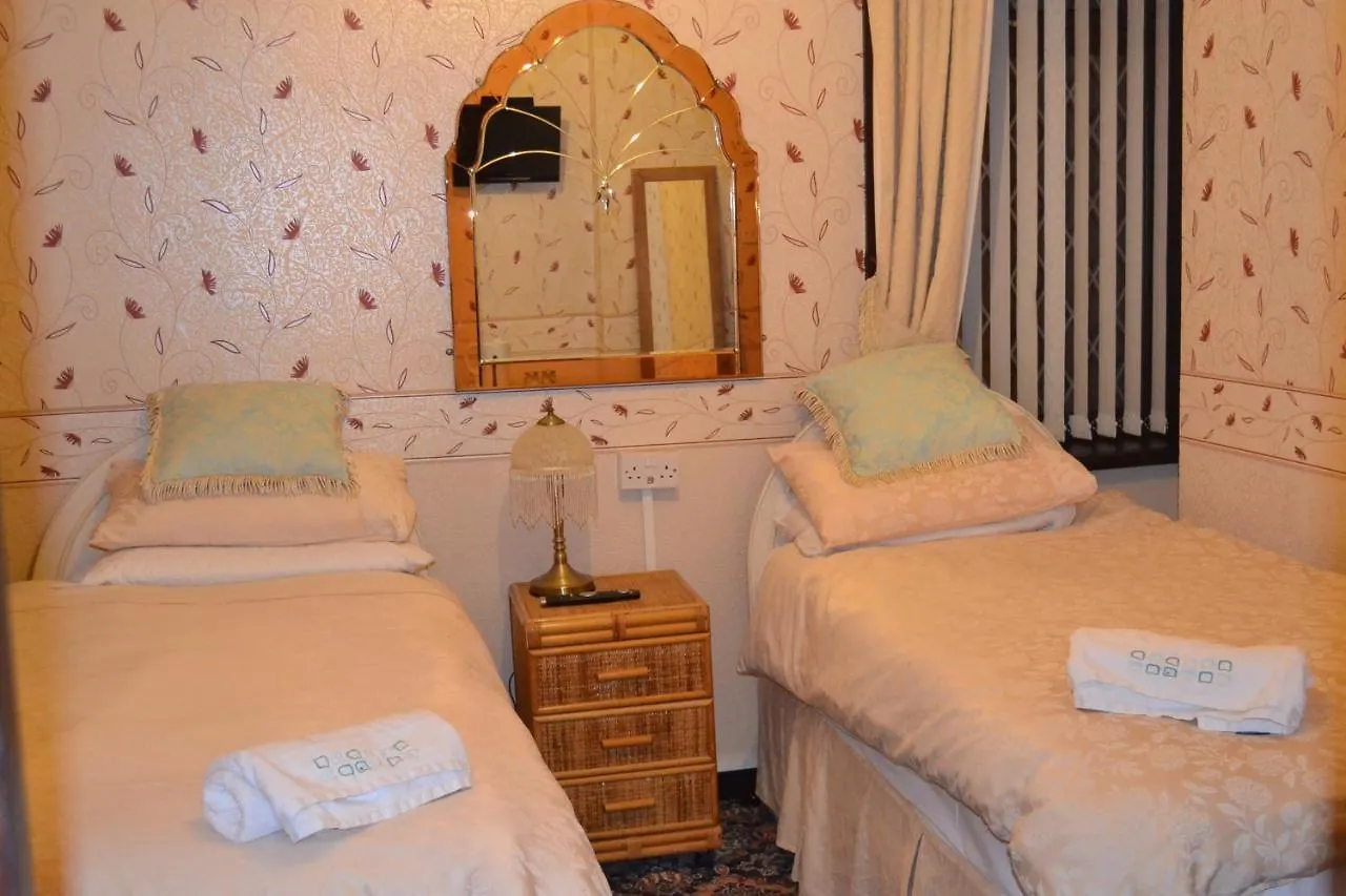 לינה וארוחת בוקר בלקפול Shawries Hotel